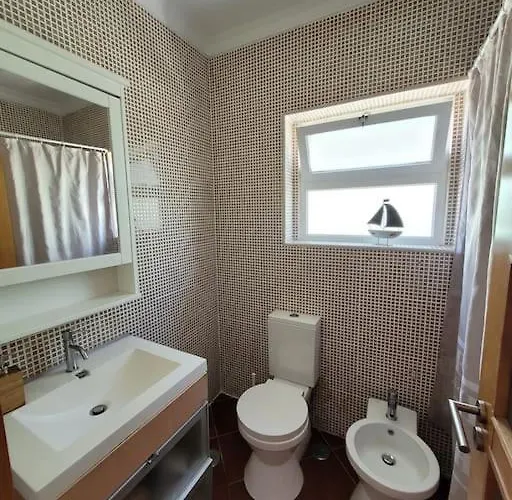 And Surf House Costa da Caparica